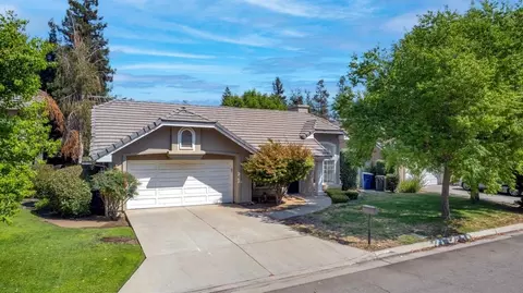802 E Newcastle Ln, Fresno, CA 93720 photo 1
