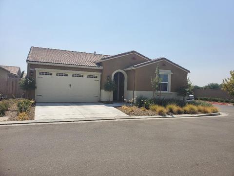 2216 Lombard Ln, Clovis, CA 93619 photo 1