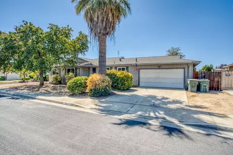 952 Ezie Ave, Clovis, CA 93611 photo 1