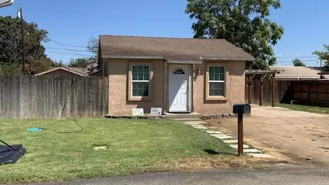 806 E Ivy St, Hanford, CA 93230 photo 1