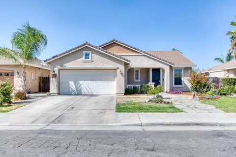933 Parkwood Ave, Madera, CA 93637 photo 1