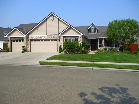 147 Moody Ave, Clovis, CA 93619 photo 1