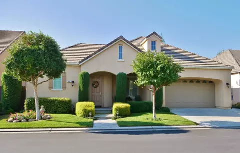 68 W Lester Ave, Clovis, CA 93619 photo 1