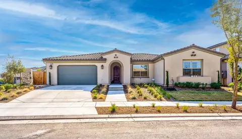 878 Overstone Ave, Madera, CA 93636 photo 1