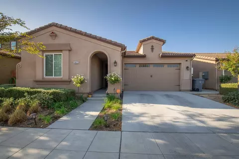 3652 Pontiac Ave, Clovis, CA 93619 photo 1