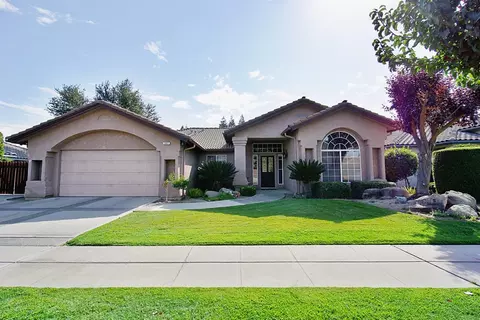 987 Suburban Ave, Madera, CA 93637 photo 1