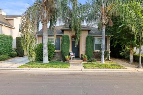 761 W Barcelona Ln, Clovis, CA 93619 photo 1