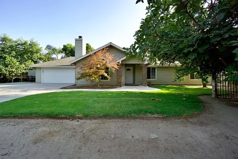 460 W Alluvial Ave, Clovis, CA 93611 photo 1