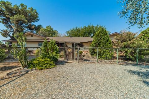 8355 N Madsen Ave, Clovis, CA 93619 photo 1