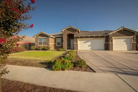 15672 W Botelho Ave, Kerman, CA 93630 photo 1