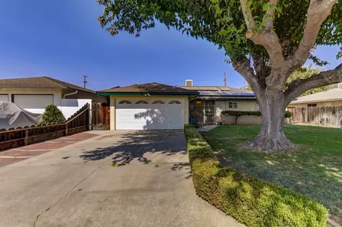 125 Maple St, Madera, CA 93637 photo 1