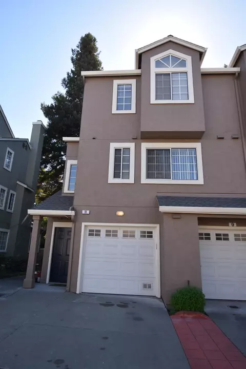 11 Crystal Gate, Hayward, CA 94544 photo 1