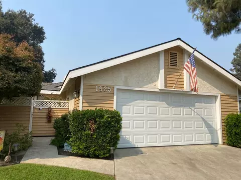 1925 SE 1925 S Pinnacle St, Visalia, CA 93292 photo 1