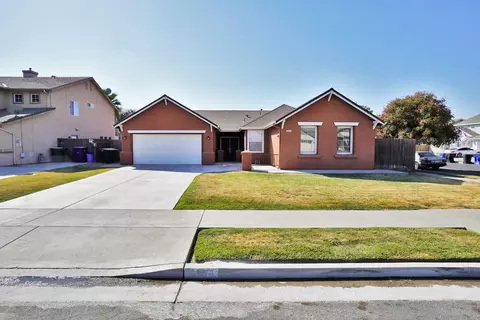 1371 Cherry Ln, Lemoore, CA 93245 photo 1