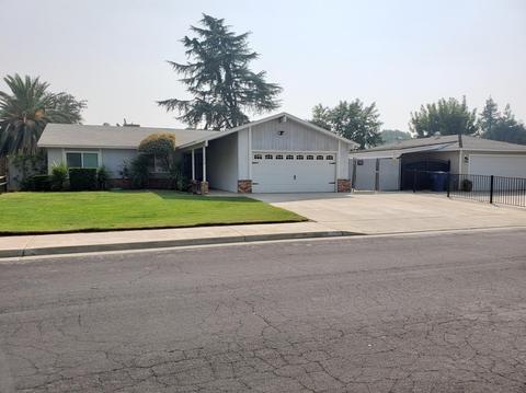 1772 Sussex Ave, Clovis, CA 93611 photo 1
