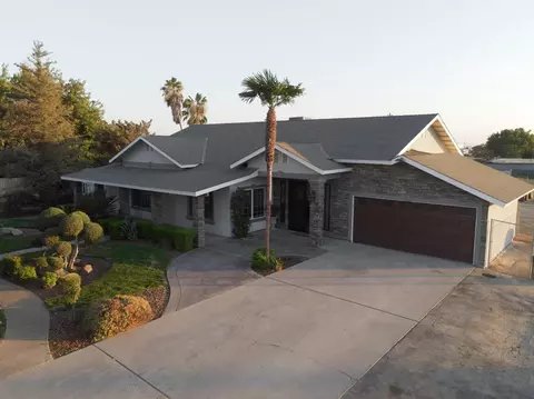 17518 Brook Dr W, Madera, CA 93638 photo 1