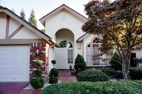2340 Dawson Cove Ln S, Clovis, CA 93611 photo 1