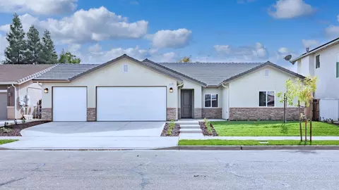 2195 E Cherry Ln, Reedley, CA 93654 photo 1