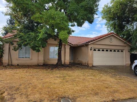 2735 3rd St, Sanger, CA 93657 photo 1