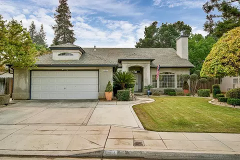 304 W Chennault Ave, Clovis, CA 93611 photo 1