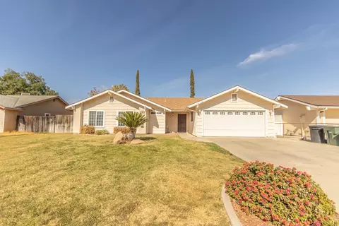 938 Murphy, Lemoore, CA 93245 photo 1