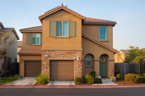 3047 Roche Ln, Clovis, CA 93619 photo 1