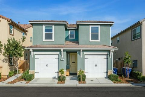 1351 Nabors Dr, Clovis, CA 93619 photo 1