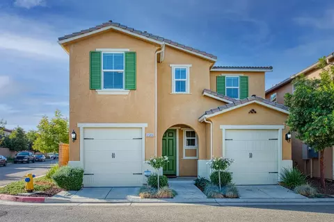 3586 Luminary Way, Clovis, CA 93619 photo 1