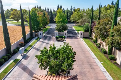 30 Via Cerioni, Madera, CA 93637 photo 1