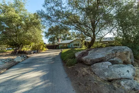 22254 Auberry Rd, Clovis, CA 93619 photo 1