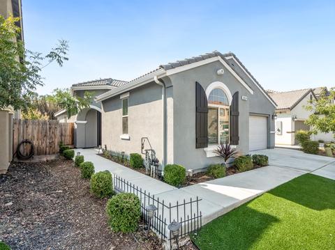 3414 Smith Ln, Clovis, CA 93619 photo 1