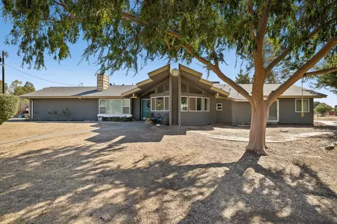 6059 E Appaloosa Ave, Clovis, CA 93619 photo 1