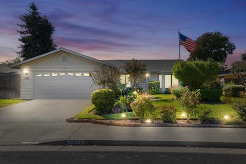 1446 Tarpey Dr, Clovis, CA 93611 photo 1