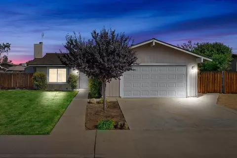 1499 Ashcroft Ave, Clovis, CA 93611 photo 1