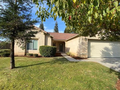 2102 E Tami Ct, Fowler, CA 93625 photo 1