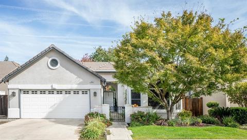 1863 Stonebrook Ln E, Clovis, CA 93611 photo 1