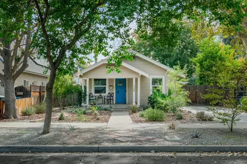 526 E Simpson Ave, Fresno, CA 93704 photo 1