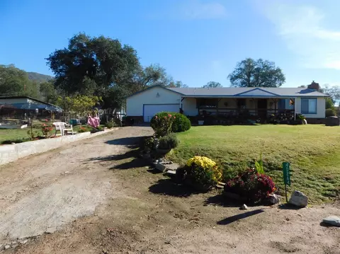 40264 Millwood Rd, Dunlap, CA 93621 photo 1
