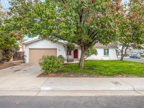 1371 Renn Ave, Clovis, CA 93611 photo 1