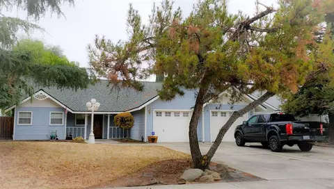355 Walnut, Coalinga, CA 93210 photo 1