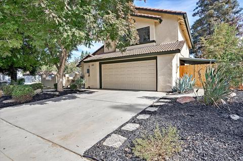 215 N Magnolia Ave, Clovis, CA 93611 photo 1