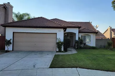 674 Applegate Ave, Clovis, CA 93611 photo 1