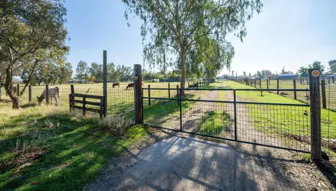 26166 Eddy Way, Madera, CA 93638 photo 1