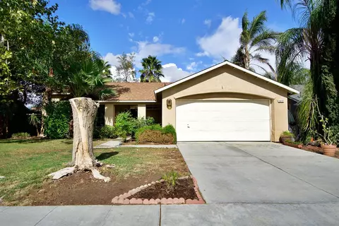 2857 Maple St, Madera, CA 93637 photo 1