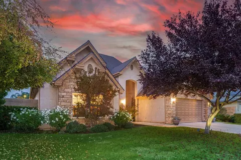 2015 Austin Ave, Clovis, CA 93611 photo 1