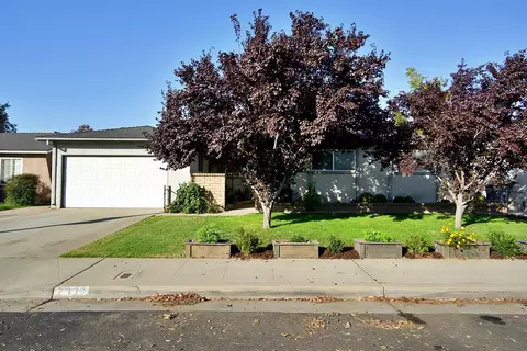 2922 Homsy Ave, Clovis, CA 93612 photo 1