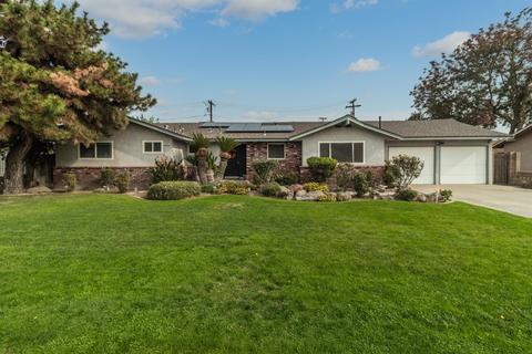 1023 Adler Dr, Clovis, CA 93612 photo 1