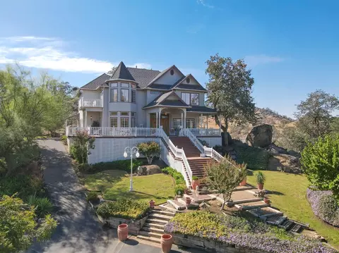17323 Coyote Pass Ln, Clovis, CA 93619 photo 1