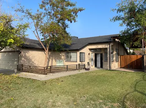 2596 Walnut St, Selma, CA 93662 photo 1