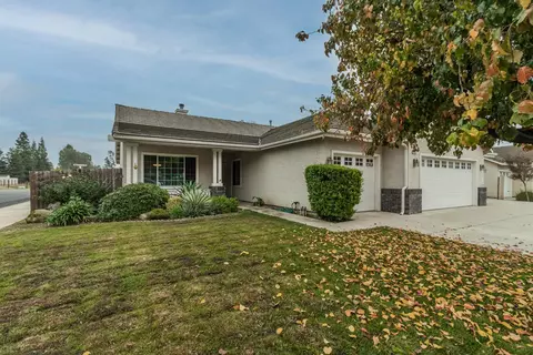 889 N Douglas Ave, Clovis, CA 93611 photo 1